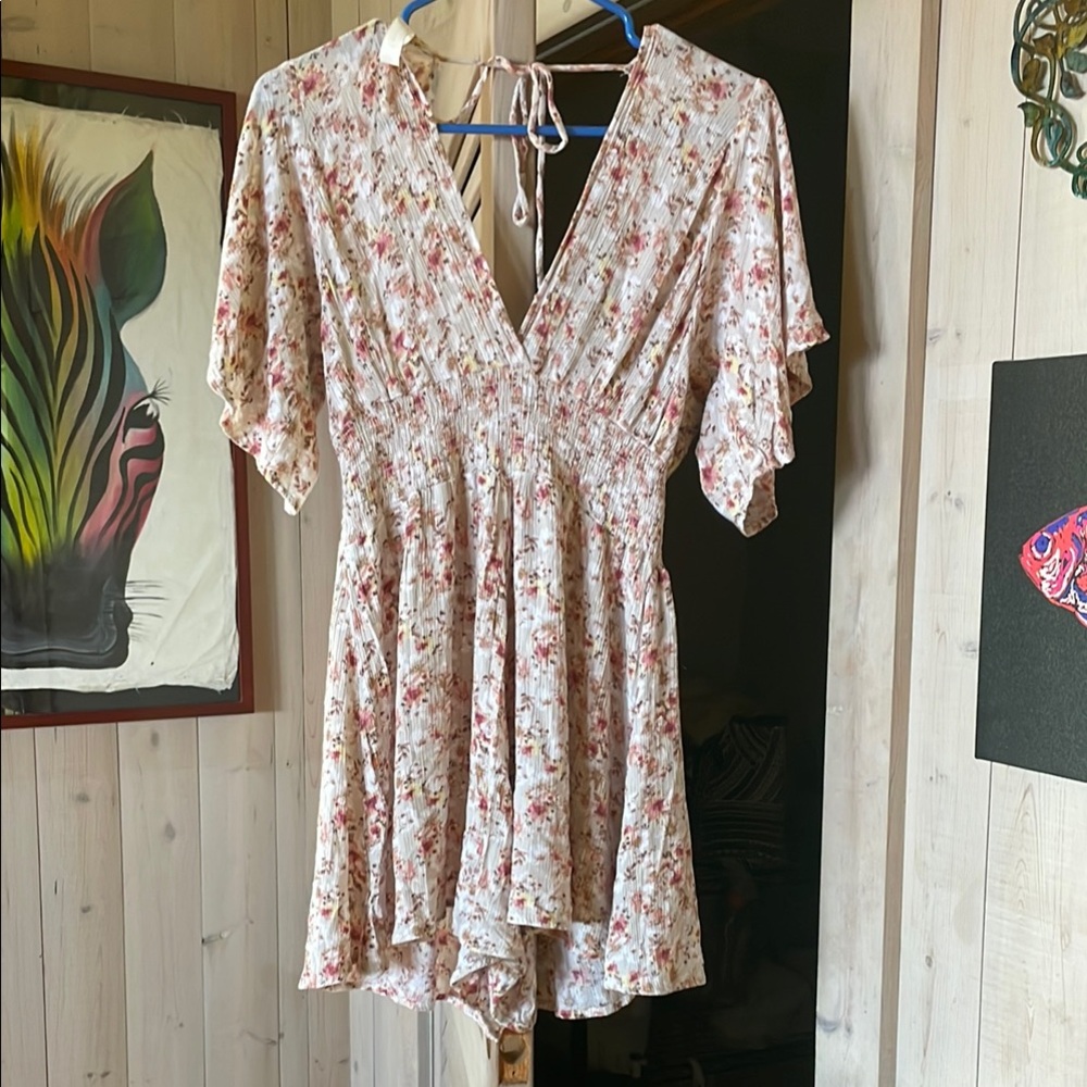 Mahina Flowy Floral Romper - Picture 2 of 7